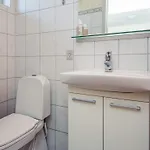 Family-friendly House By The בית נופש אבלטופט
